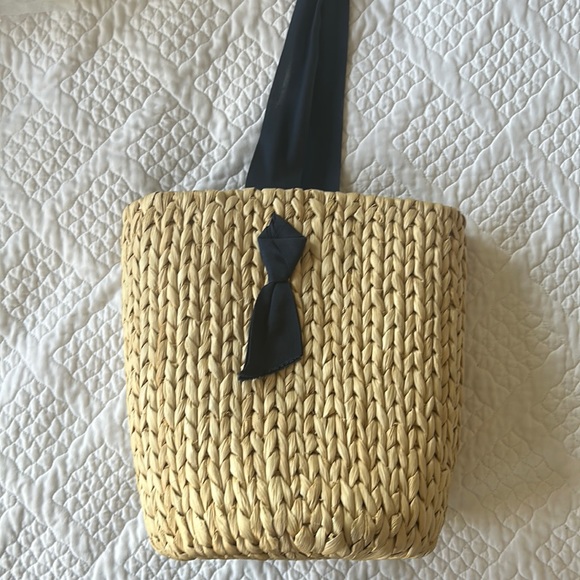 Pamela Munson Isla Basket - Picture 1 of 5